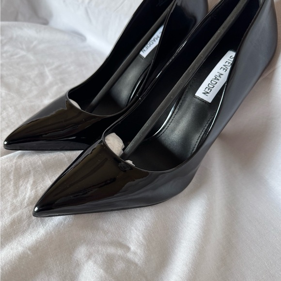 NWT Steve Madden Black Heels Pointed Toe Stiletto - Picture 3 of 9